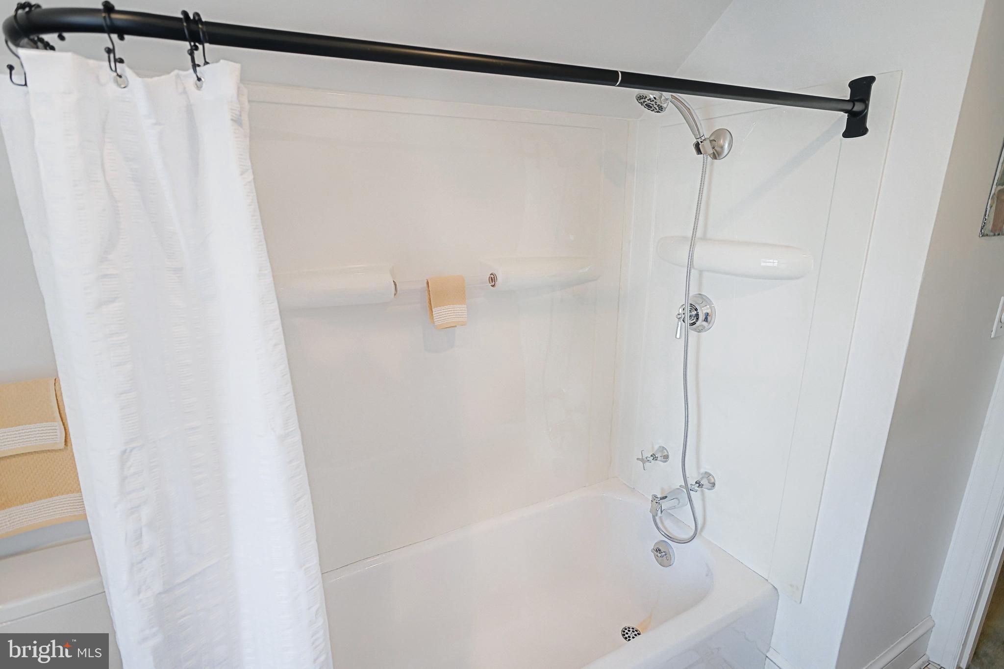115 Singer Road New Freedom, PA 17349 - Photo 34 of 40 Tub/shower