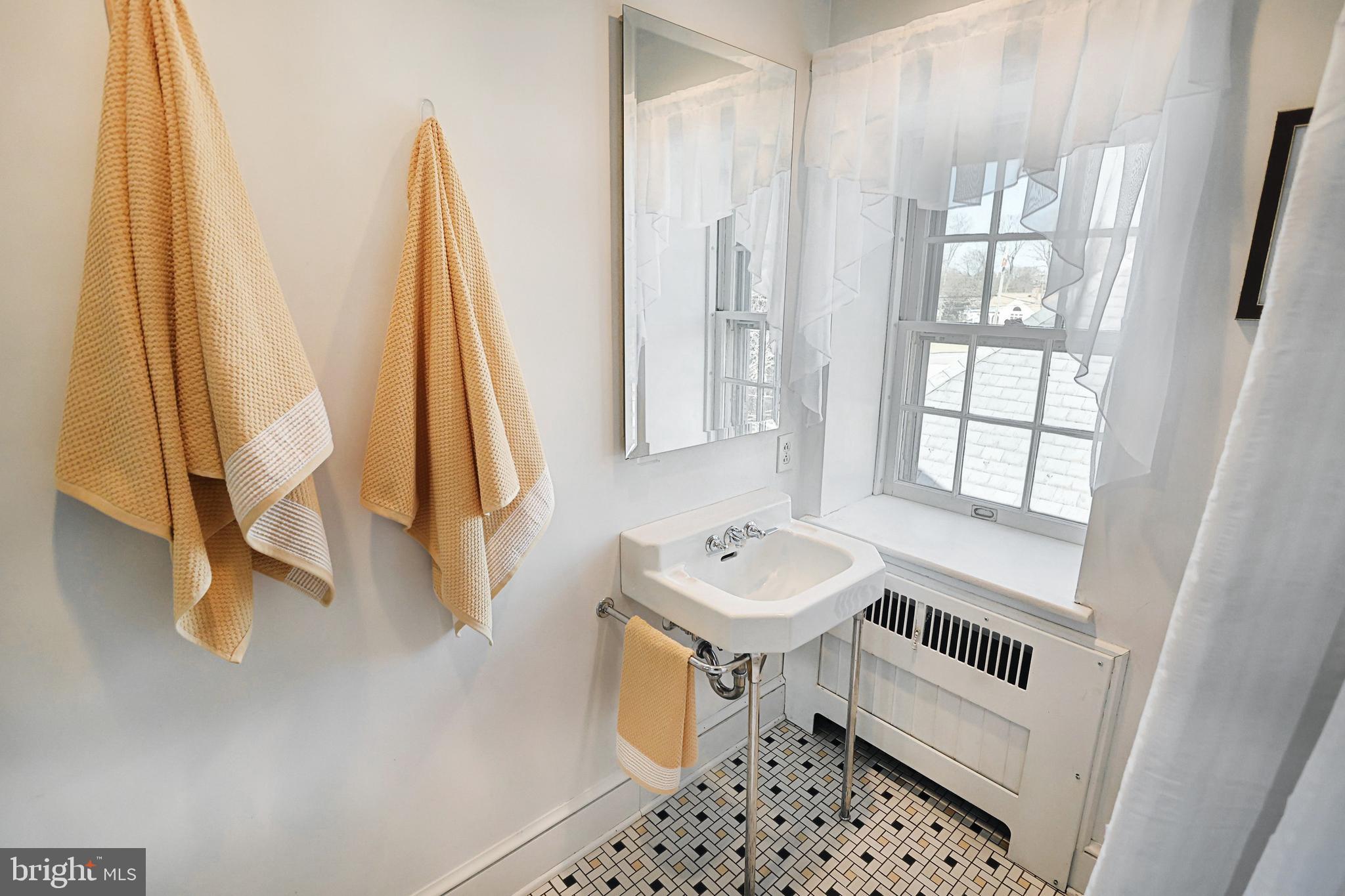 115 Singer Road New Freedom, PA 17349 - Photo 35 of 40 Tile floor