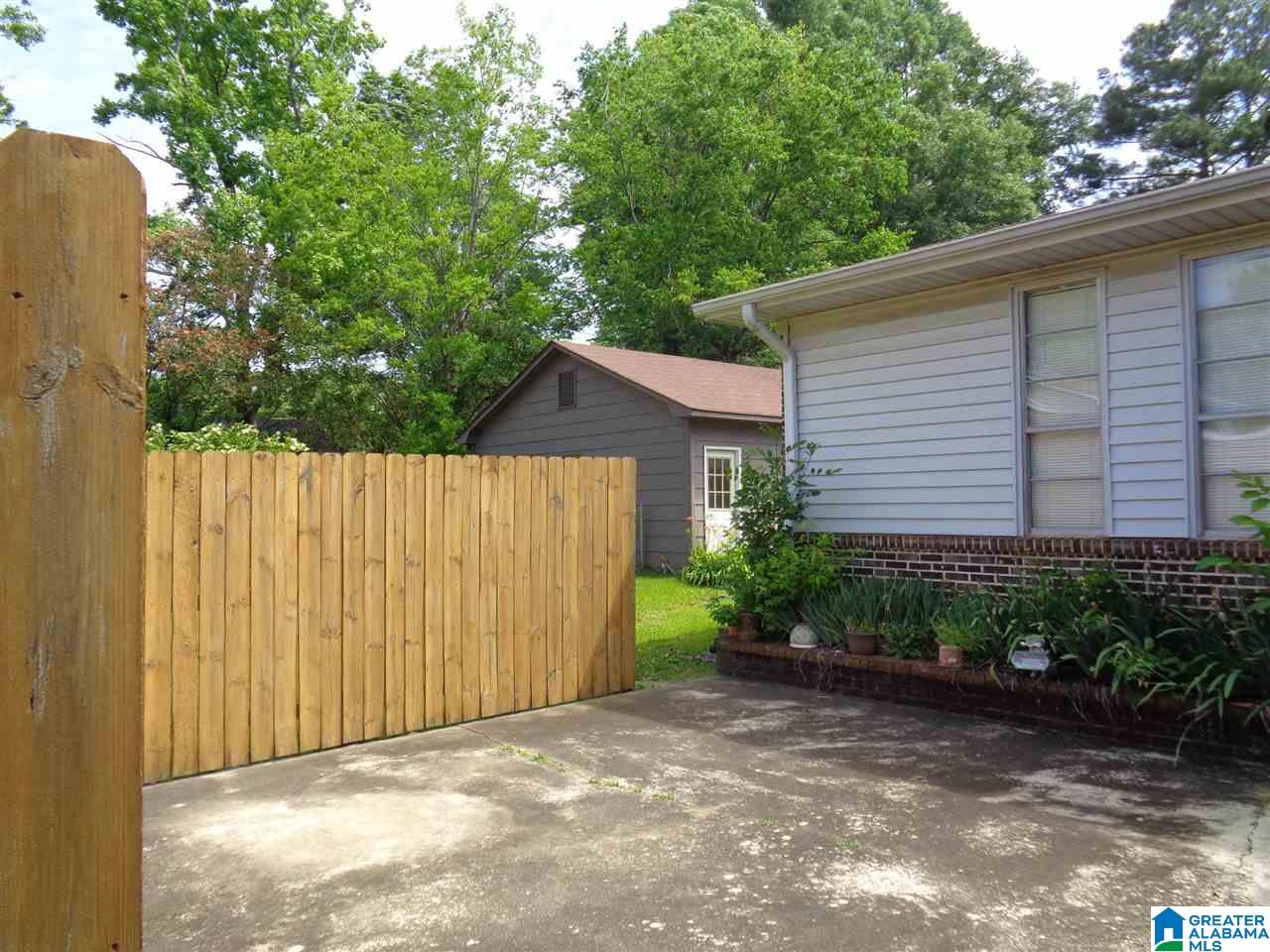 320 Ivy Avenue Bessemer, AL 35023 - Photo 6 of 24