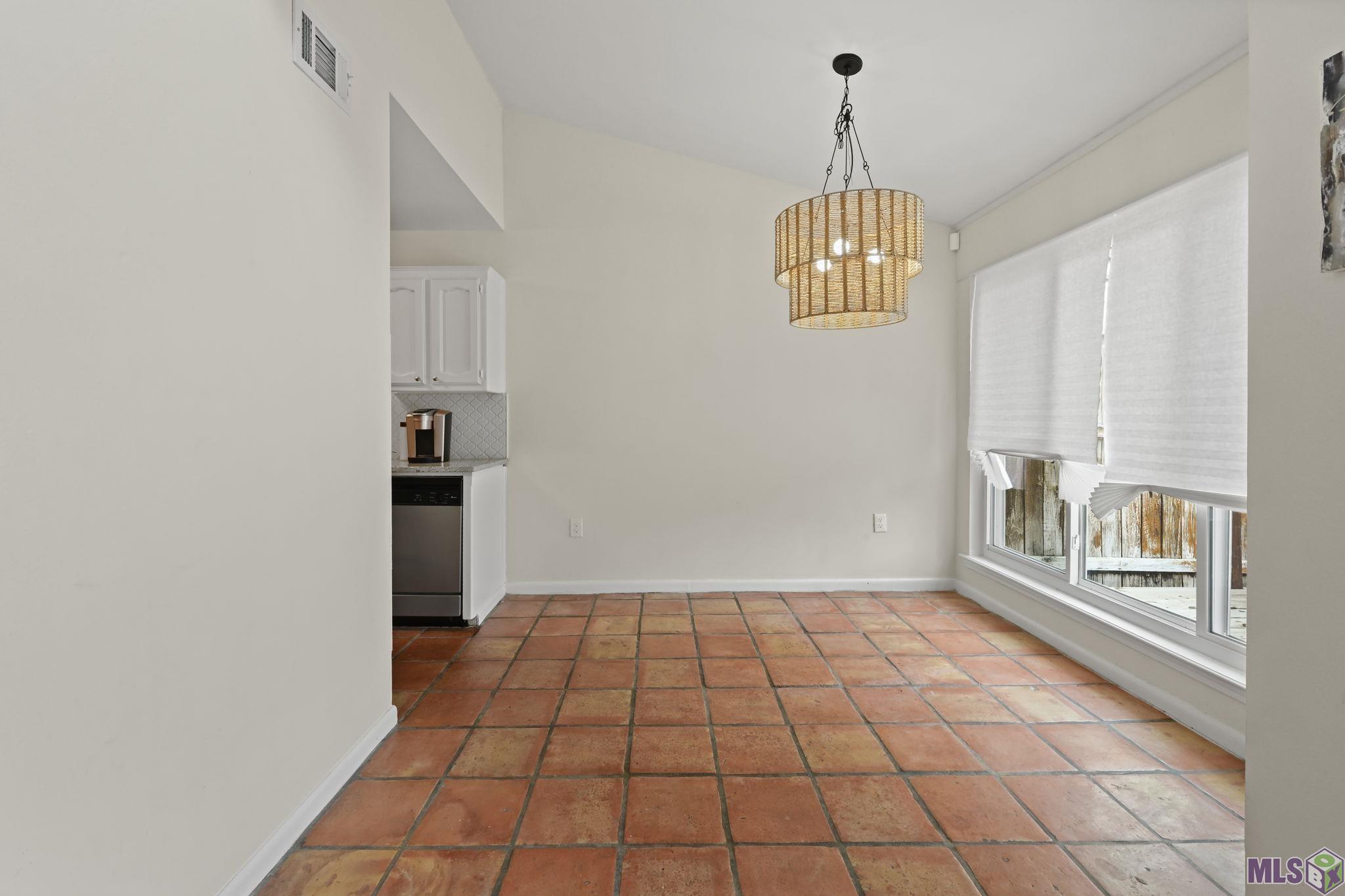 15413 7 Pines Avenue Baton Rouge, LA 70817 - Photo 7 of 16