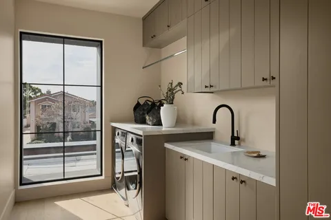 $4,495,000 | 2026 Louella Avenue, Venice, CA 90291