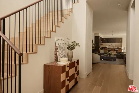 $4,495,000 | 2026 Louella Avenue, Venice, CA 90291