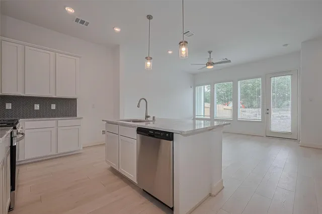 $462,990 | 8913 Grovner Place, Houston, TX 77080