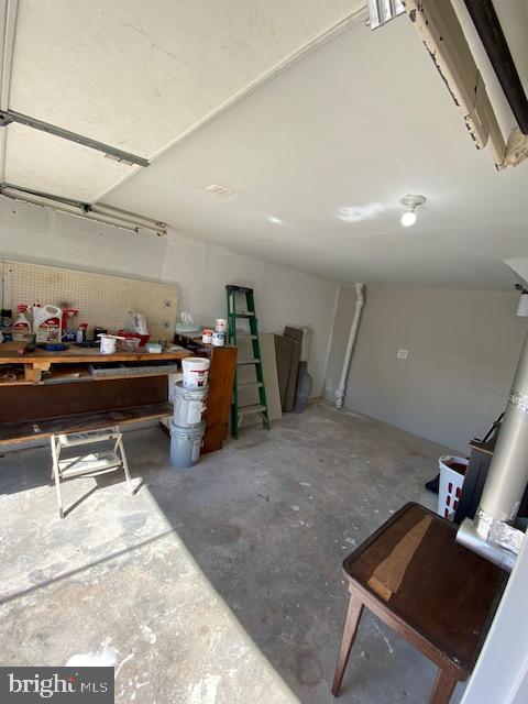 3447 Brookview Road Philadelphia, PA 19154 - Photo 38 of 38 Garage