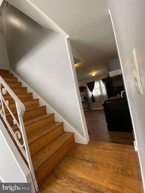 3447 Brookview Road Philadelphia, PA 19154 - Photo 8 of 38 2nd Pass Thru, Living Room to Kitchen