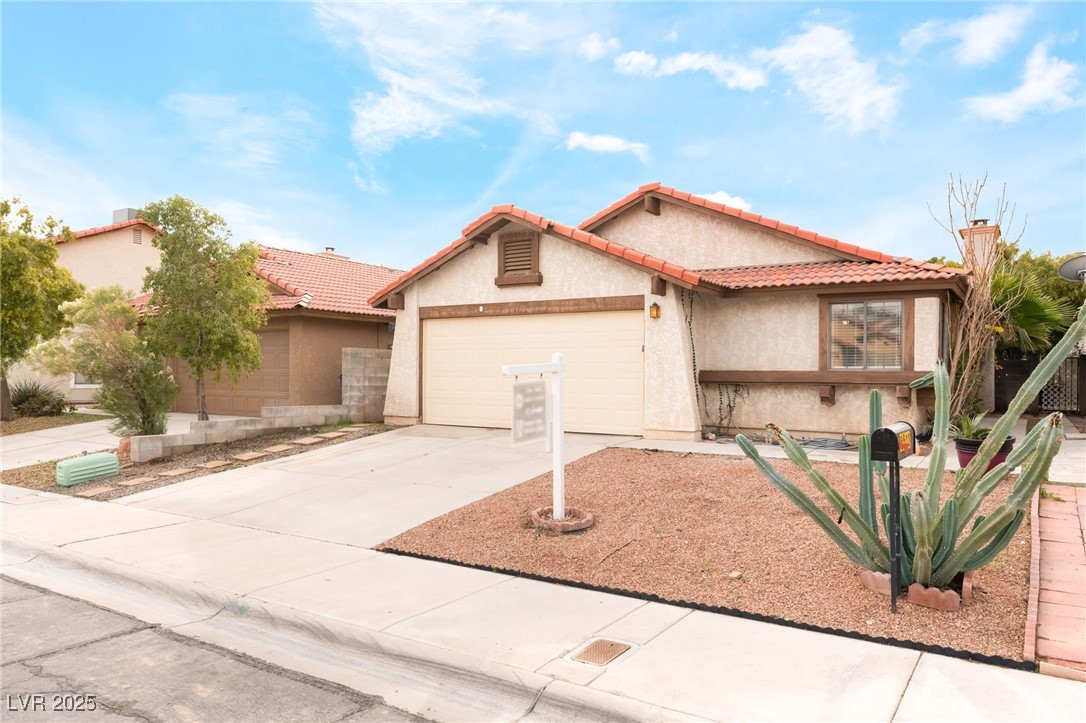 6513 Deadwood Road Las Vegas, NV 89108 - Photo 2 of 38