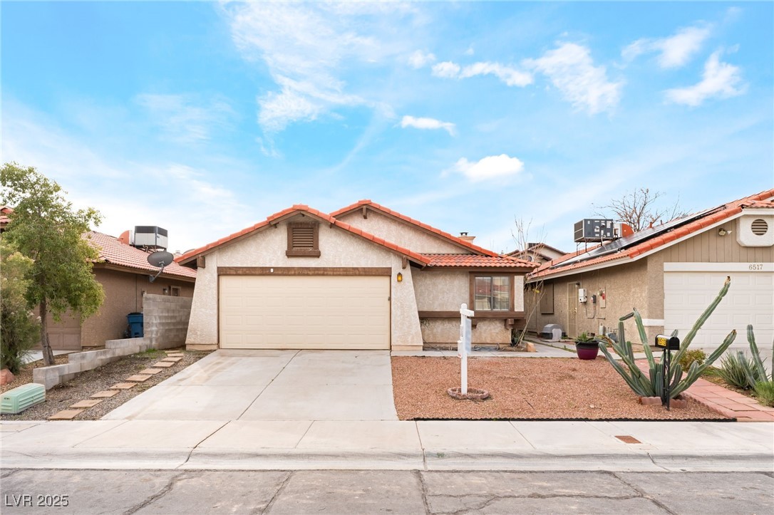 6513 Deadwood Road Las Vegas, NV 89108 - Photo 3 of 38