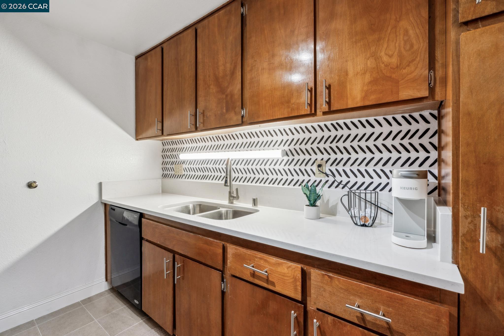 2121 Vale Road, Unit 121 San Pablo, CA 94806 - Photo 14 of 42 Gallery Image 14