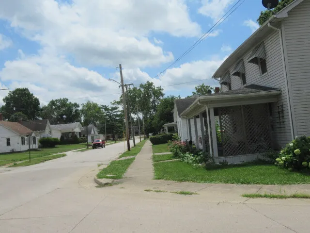 $50,000 | 233 Buena Vista Street, Paris, IL 61944