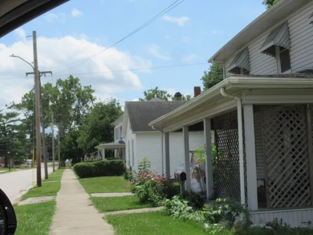 $50,000 | 233 Buena Vista Street, Paris, IL 61944