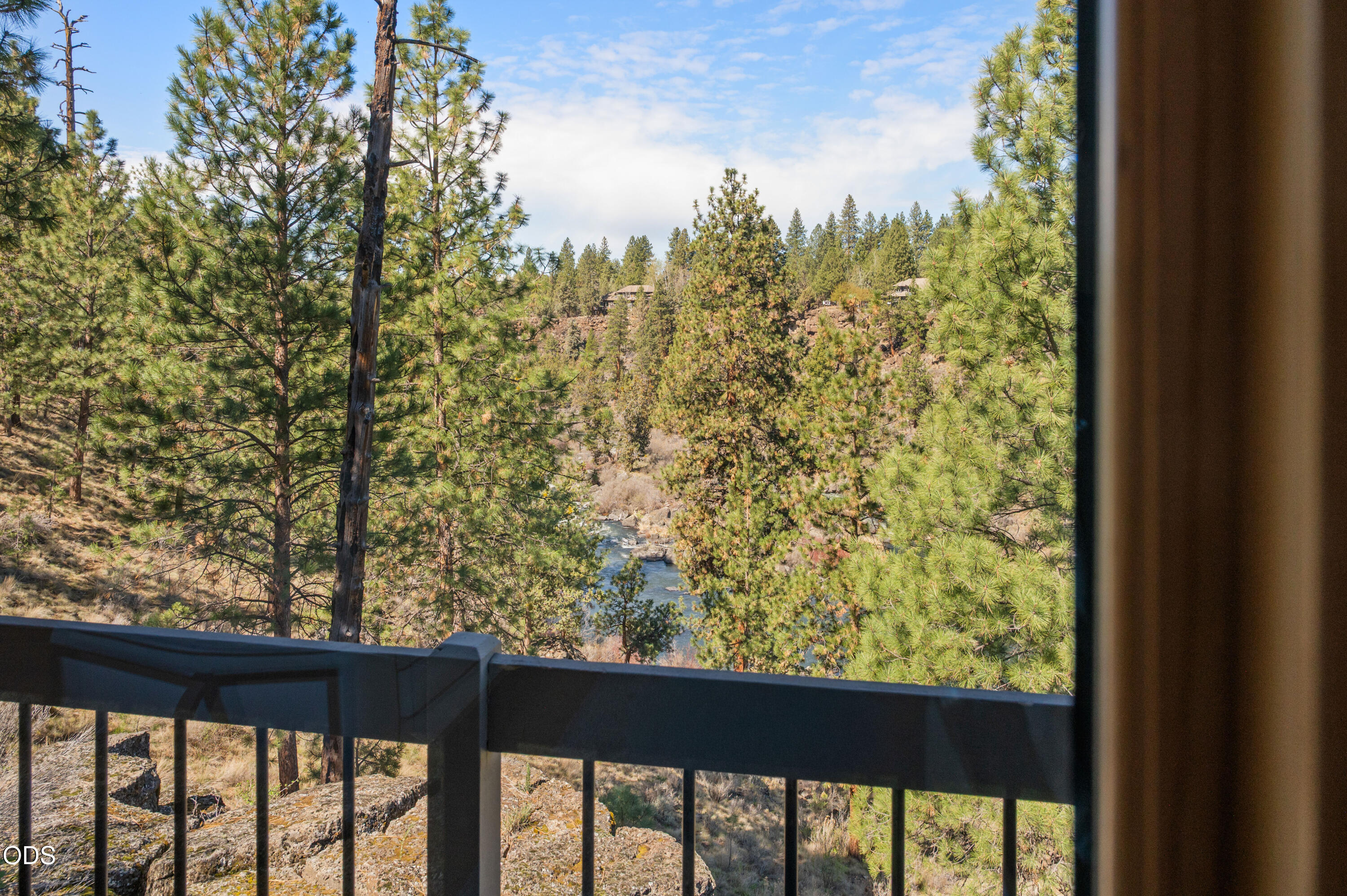 4211 Northwest Lower Village Road Bend, OR 97703 - Photo 11 of 58