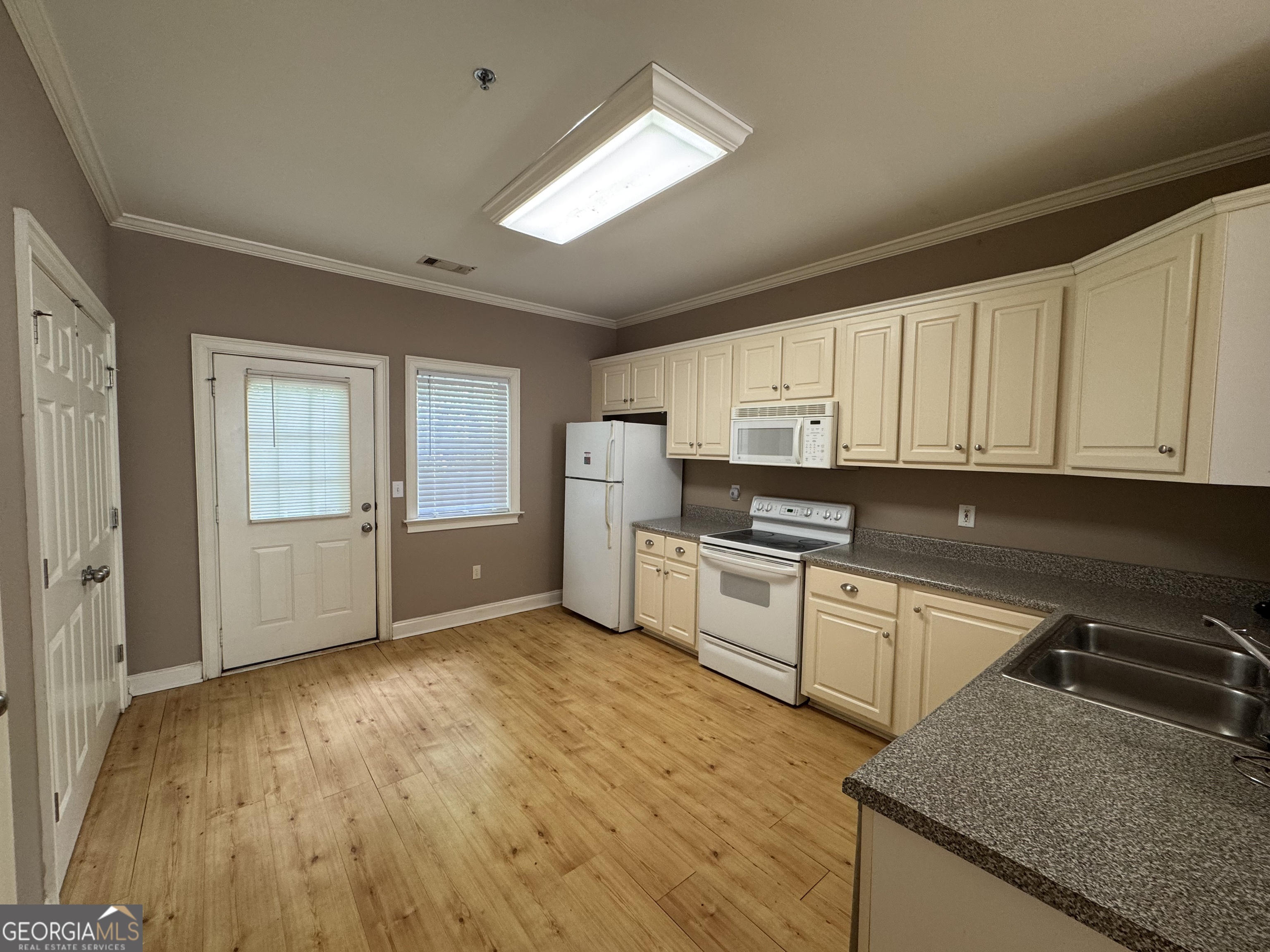 460 South Barnett Shoals Road, Unit F6 Athens, GA 30605 - Photo 5 of 15