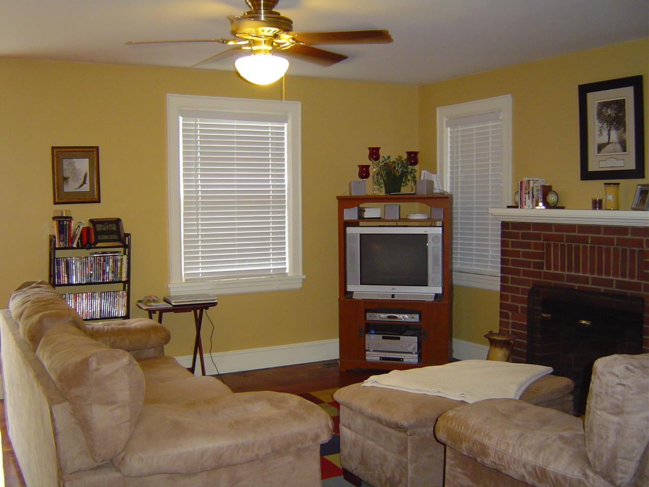 1415 Brighton Road Southwest Roanoke, VA 24015 - Photo 3 of 12 living room