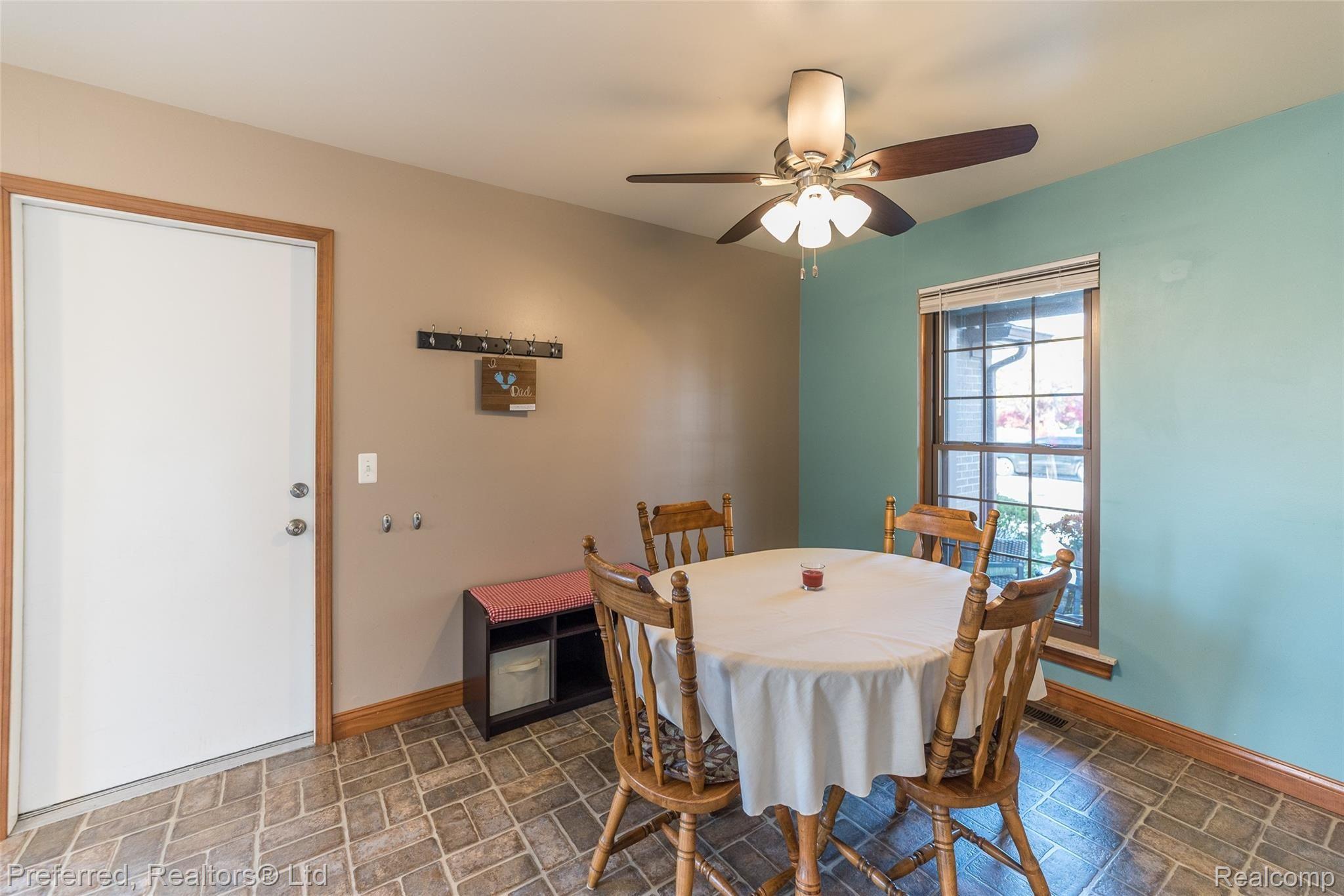 45067 Lemont Road Canton, MI 48187 - Photo 10 of 22 DSC_2486.jpg
