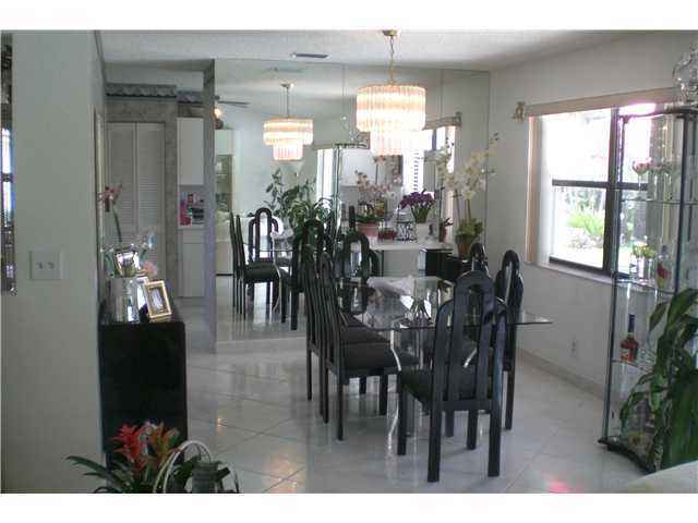 454 Cactus Circle Boca Raton, FL 33487 - Photo 11 of 24 Additional Photo