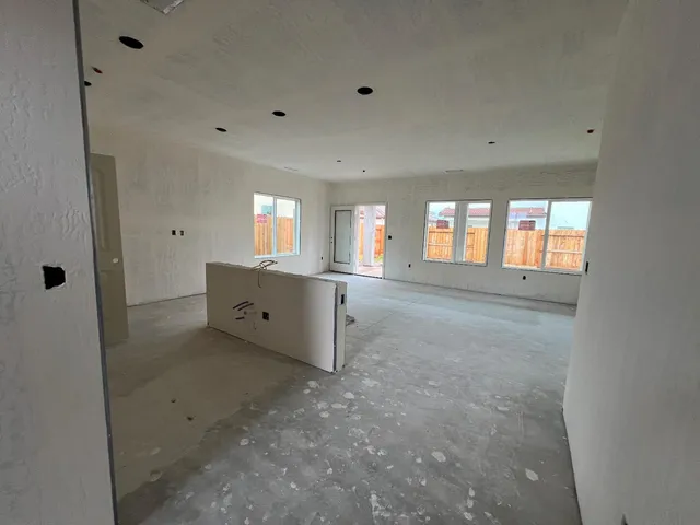 $376,750 | 1444 Crimson Way, Dinuba, CA 93618