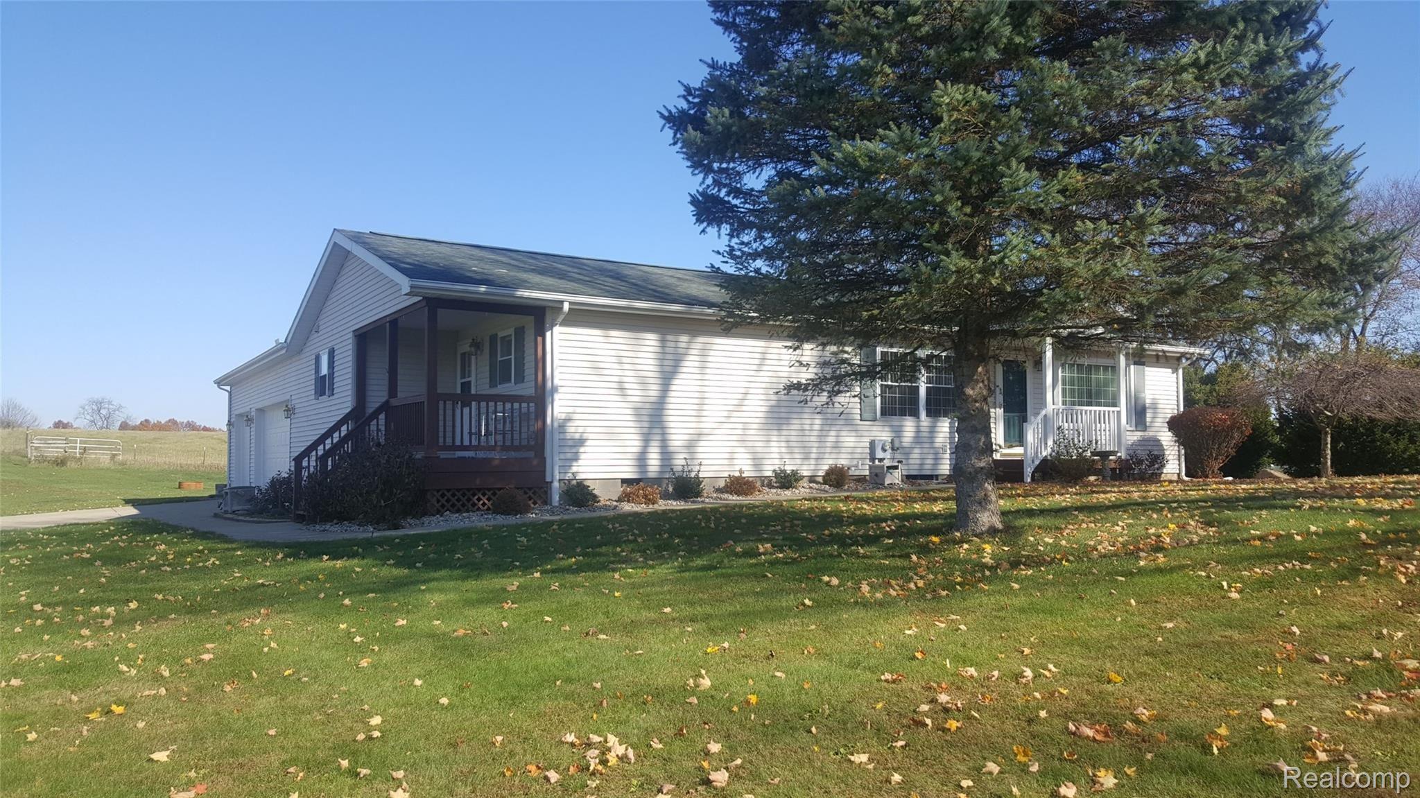 7690 Greenwood Road Jackson, MI 49201 - Photo 2 of 36 20201031_130102.jpg