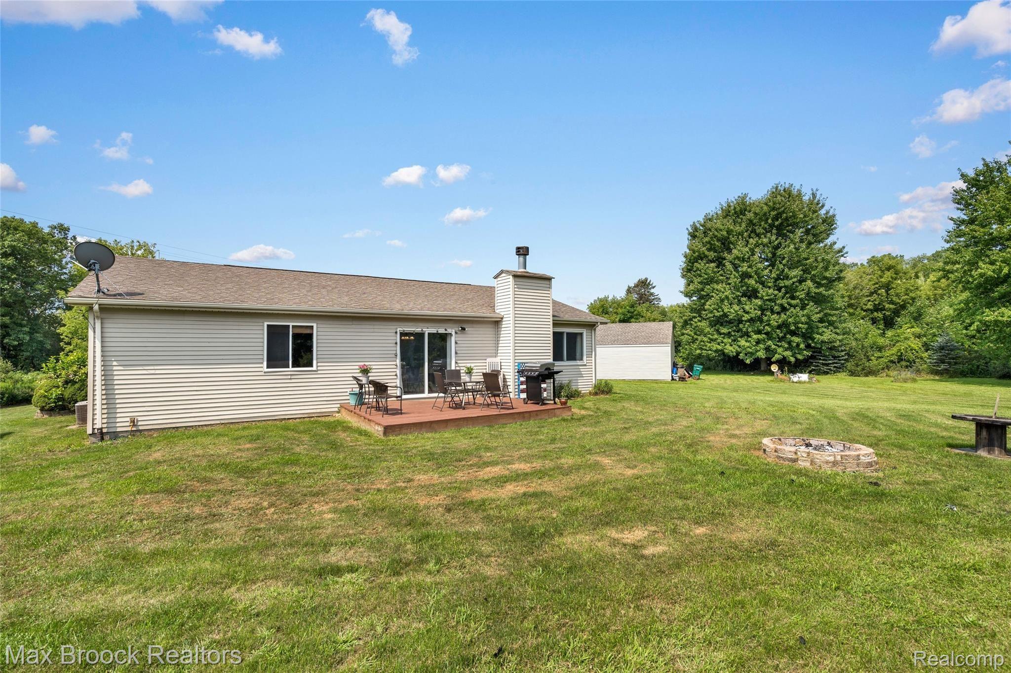 9122 Rattle Run Road Columbus, MI 48063 - Photo 11 of 29 DSC01316.jpg