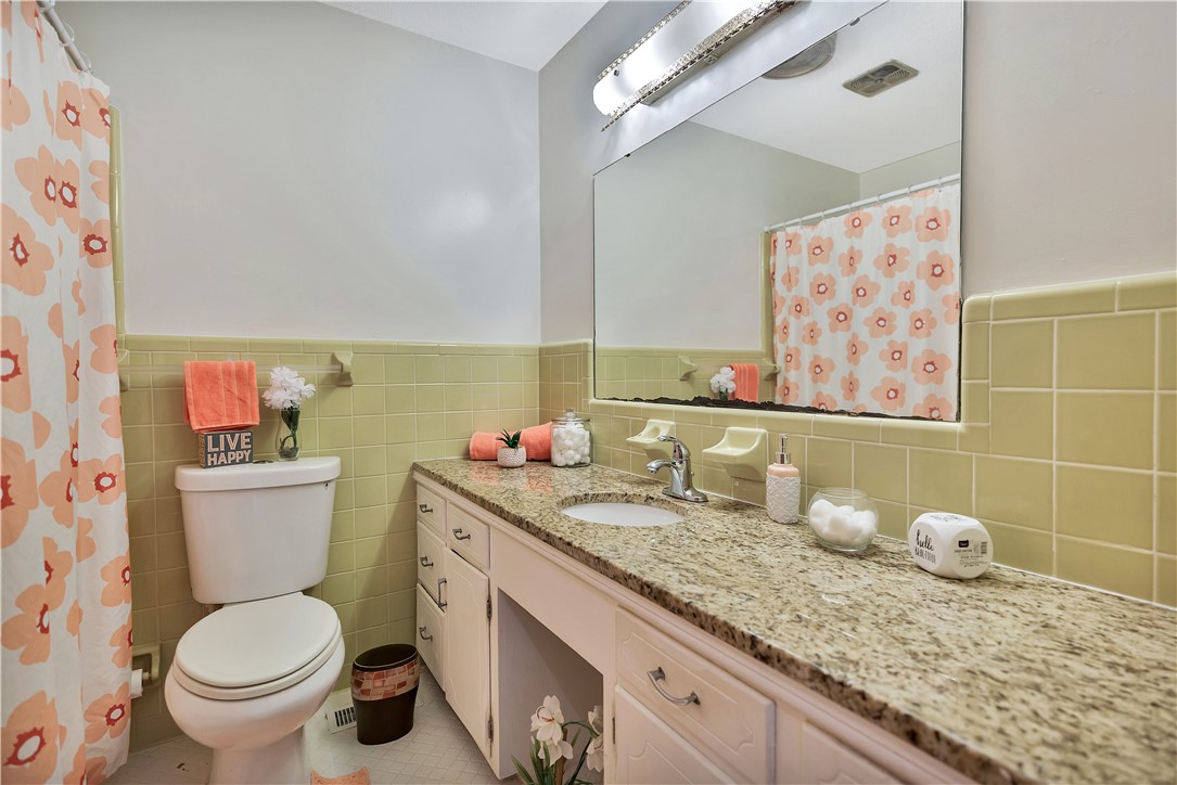 3700 Belhaven Road Belton, SC 29627 - Photo 20 of 43 Guest Bathroom