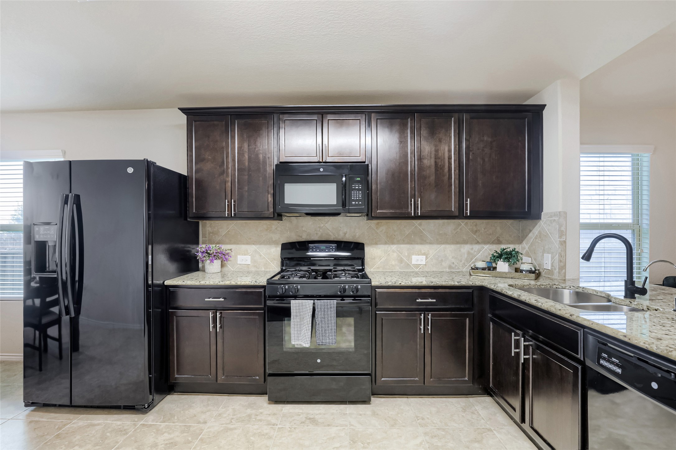 7216 Razors Edge Drive Austin, TX 78744 - Photo 25 of 36