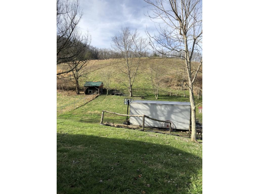 568 Big Ridge Road Kingsport, TN 37660 - Photo 3 of 19 Photo 3