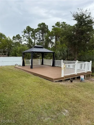 a view of a terrace with sky view