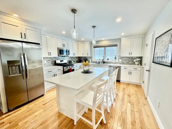 $2,500 | 60 Garside Street, Unit 5, Fall River, MA 02720