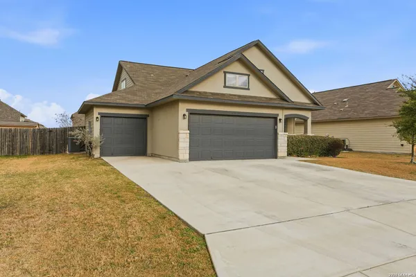 $2,195 | 716 Rusty Gate Way, New Braunfels, TX 78130