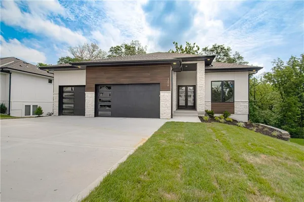 $920,580 | 13458 Terrace Park Drive, Parkville, MO 64152