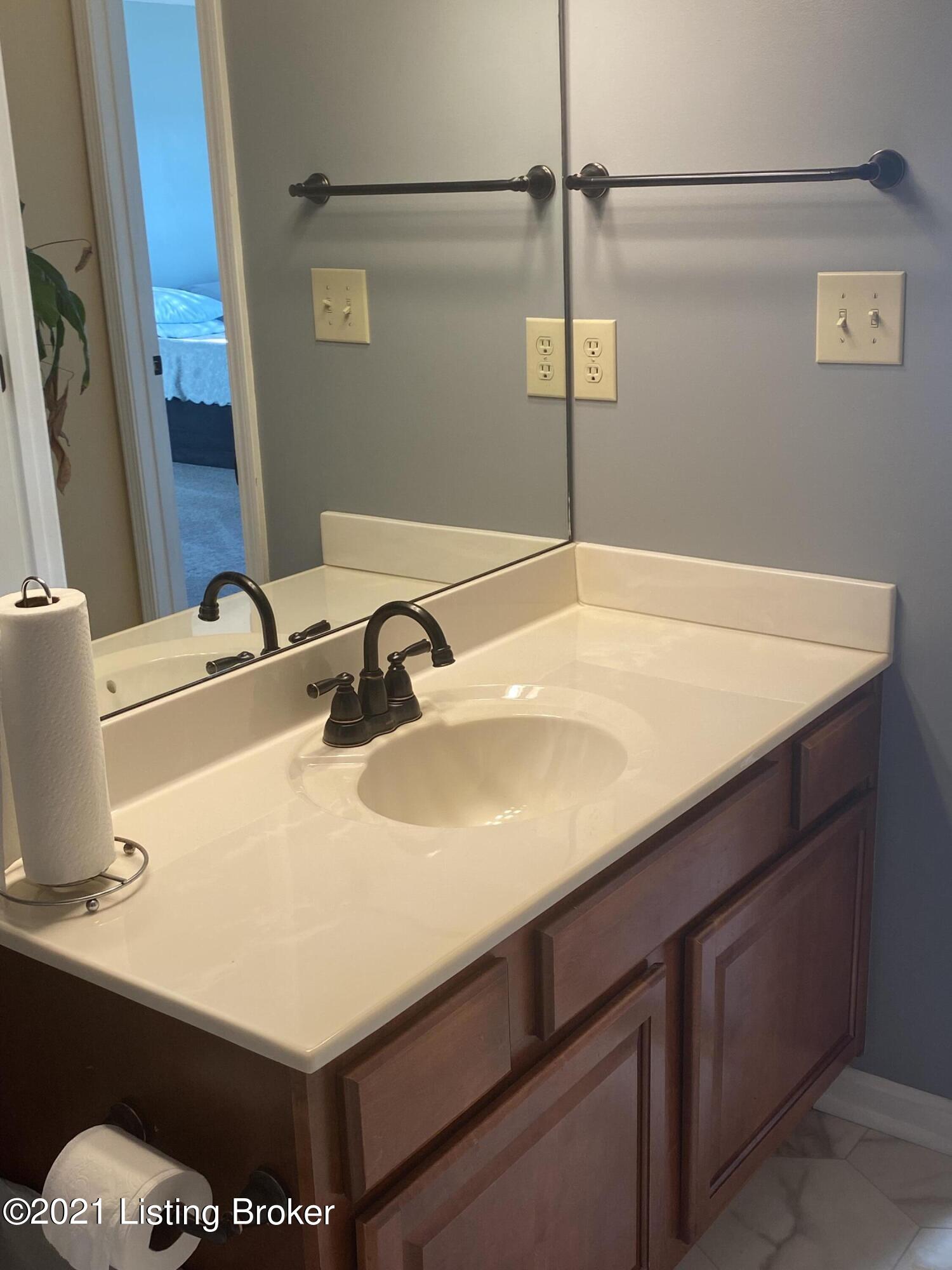 8410 Adams Run Road Louisville, KY 40228 - Photo 16 of 18 IMG_3466
