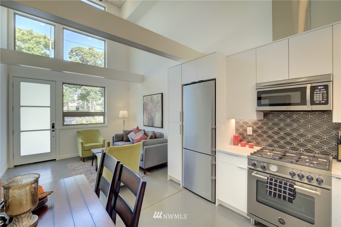2615 Northwest 60th Street Seattle, WA 98107 - Photo 2 of 24