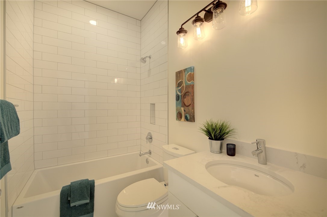 2615 Northwest 60th Street Seattle, WA 98107 - Photo 16 of 24
