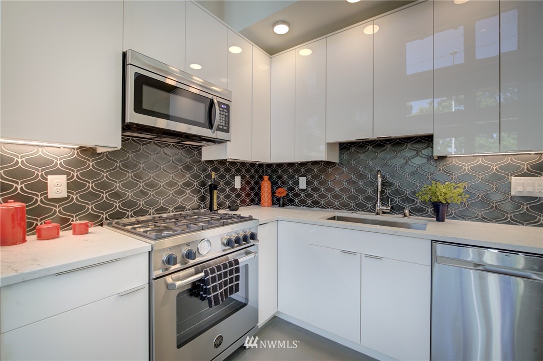 2615 Northwest 60th Street Seattle, WA 98107 - Photo 5 of 24