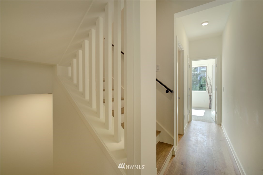 2615 Northwest 60th Street Seattle, WA 98107 - Photo 9 of 24