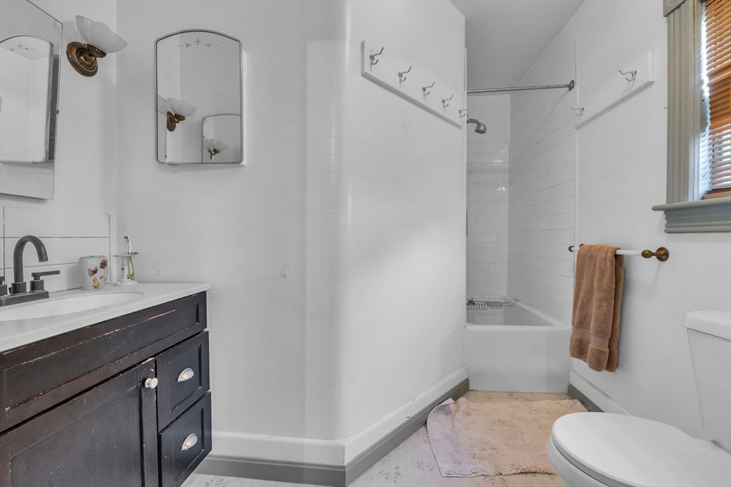 27 Chase Street Orange, MA 01364 - Photo 25 of 41
