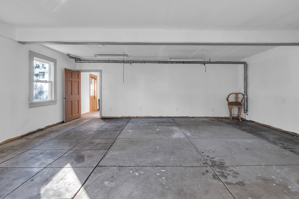 27 Chase Street Orange, MA 01364 - Photo 32 of 41