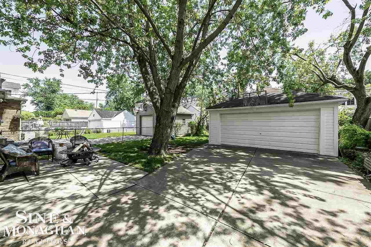 468 Fisher Road Grosse Pointe Farms, MI 48230 - Photo 31 of 36