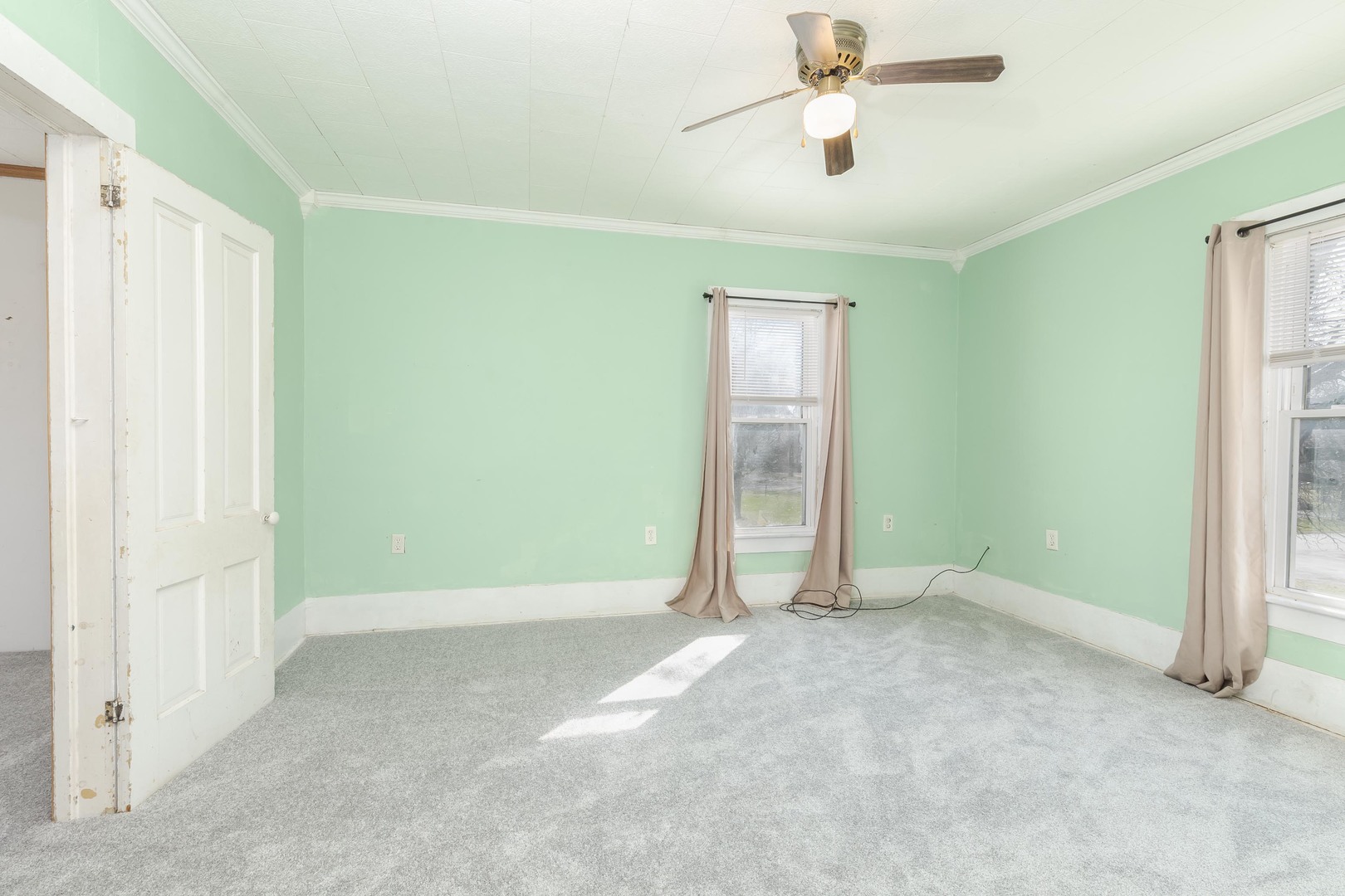 26 Lafayette Street Saunemin, IL 61769 - Photo 33 of 38 a view of an empty room with a window