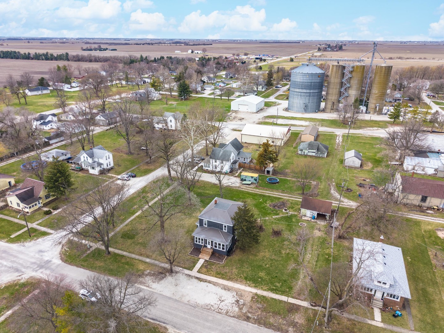 26 Lafayette Street Saunemin, IL 61769 - Photo 7 of 38 a view of a lake in middle of the town