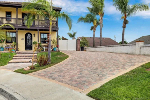 $1,420,000 | 523 Hatherly Street, Vista, CA 92083