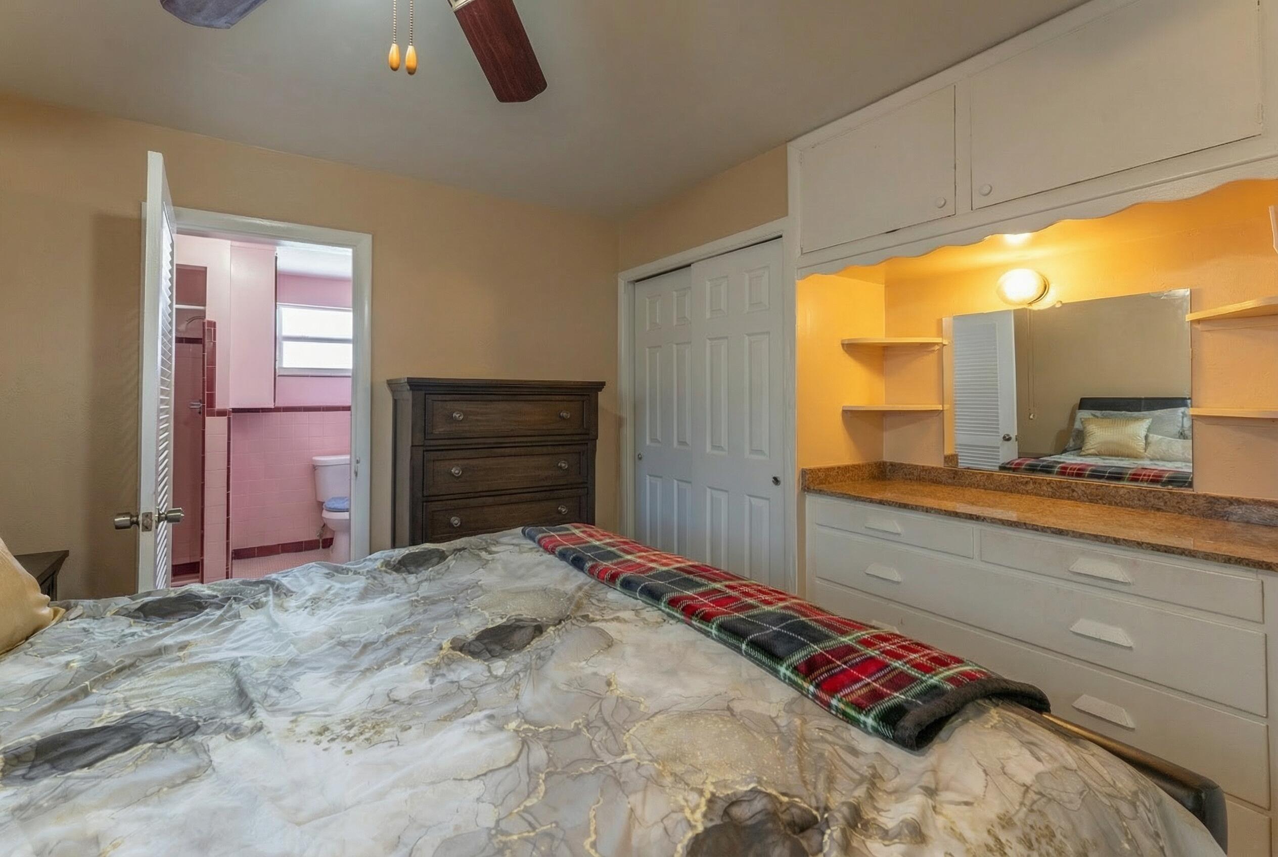 137 West 34th Street Riviera Beach, FL 33404 - Photo 12 of 26 Woolf Realty_137 N 34th_decluttered (9)