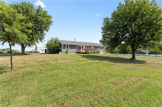 $500,000 | 15038 Fairmount Road, Basehor, KS 66007