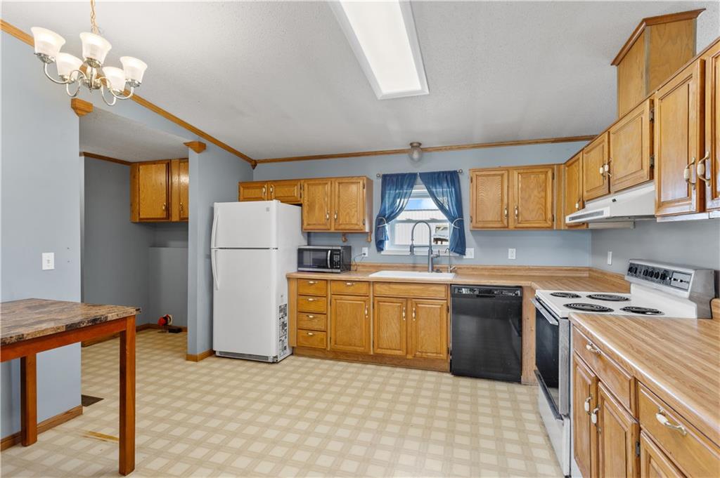 15038 Fairmount Road Basehor, KS 66007 - Photo 12 of 36