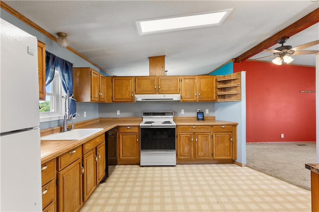 15038 Fairmount Road Basehor, KS 66007 - Photo 14 of 36