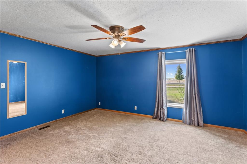 15038 Fairmount Road Basehor, KS 66007 - Photo 19 of 36