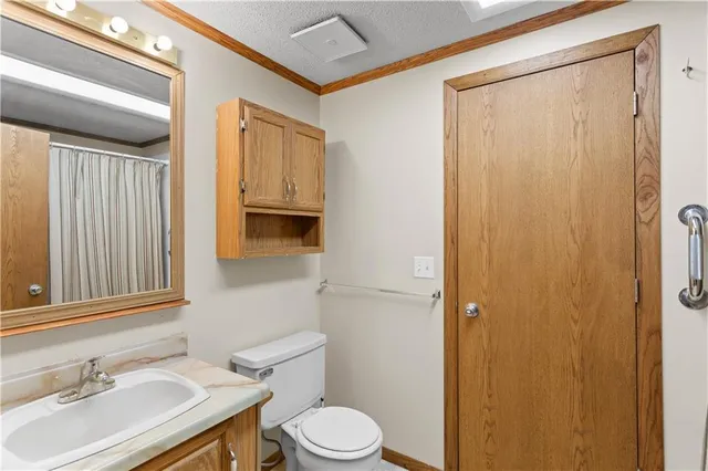 $500,000 | 15038 Fairmount Road, Basehor, KS 66007