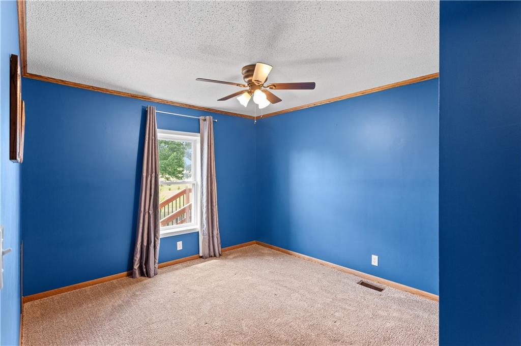 15038 Fairmount Road Basehor, KS 66007 - Photo 24 of 36