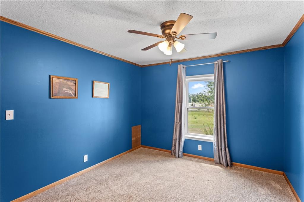 15038 Fairmount Road Basehor, KS 66007 - Photo 25 of 36