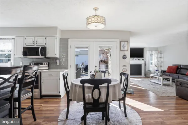 $690,000 | 10410 Labrador Loop, Manassas, VA 20112