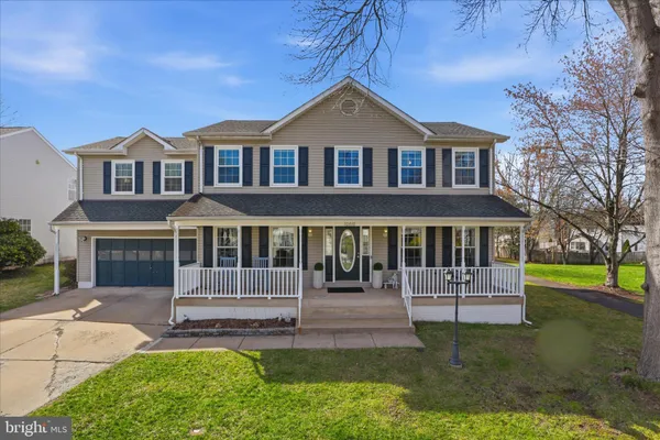 $690,000 | 10410 Labrador Loop, Manassas, VA 20112